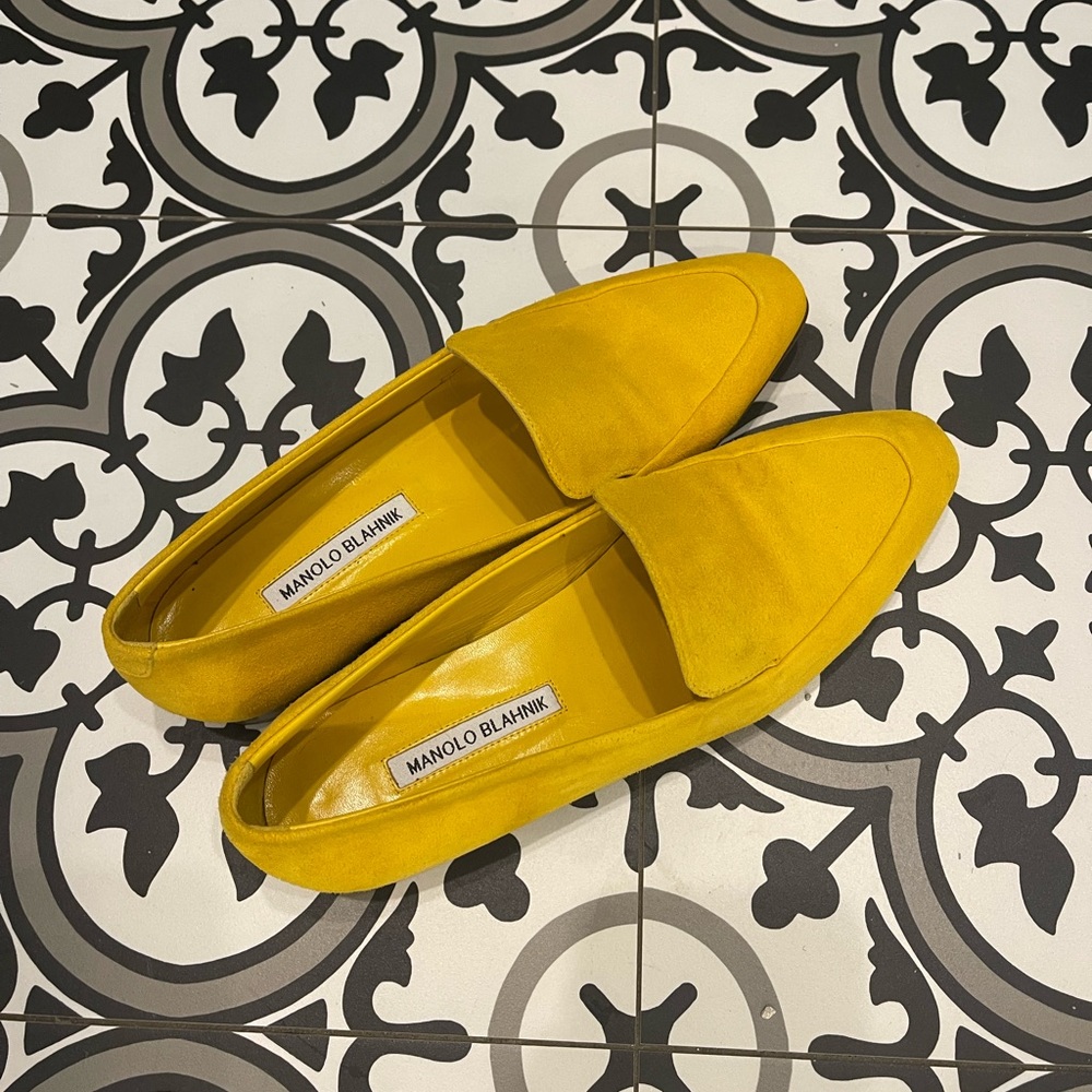 Manolo Blahnik yellow suede flats. Size 38